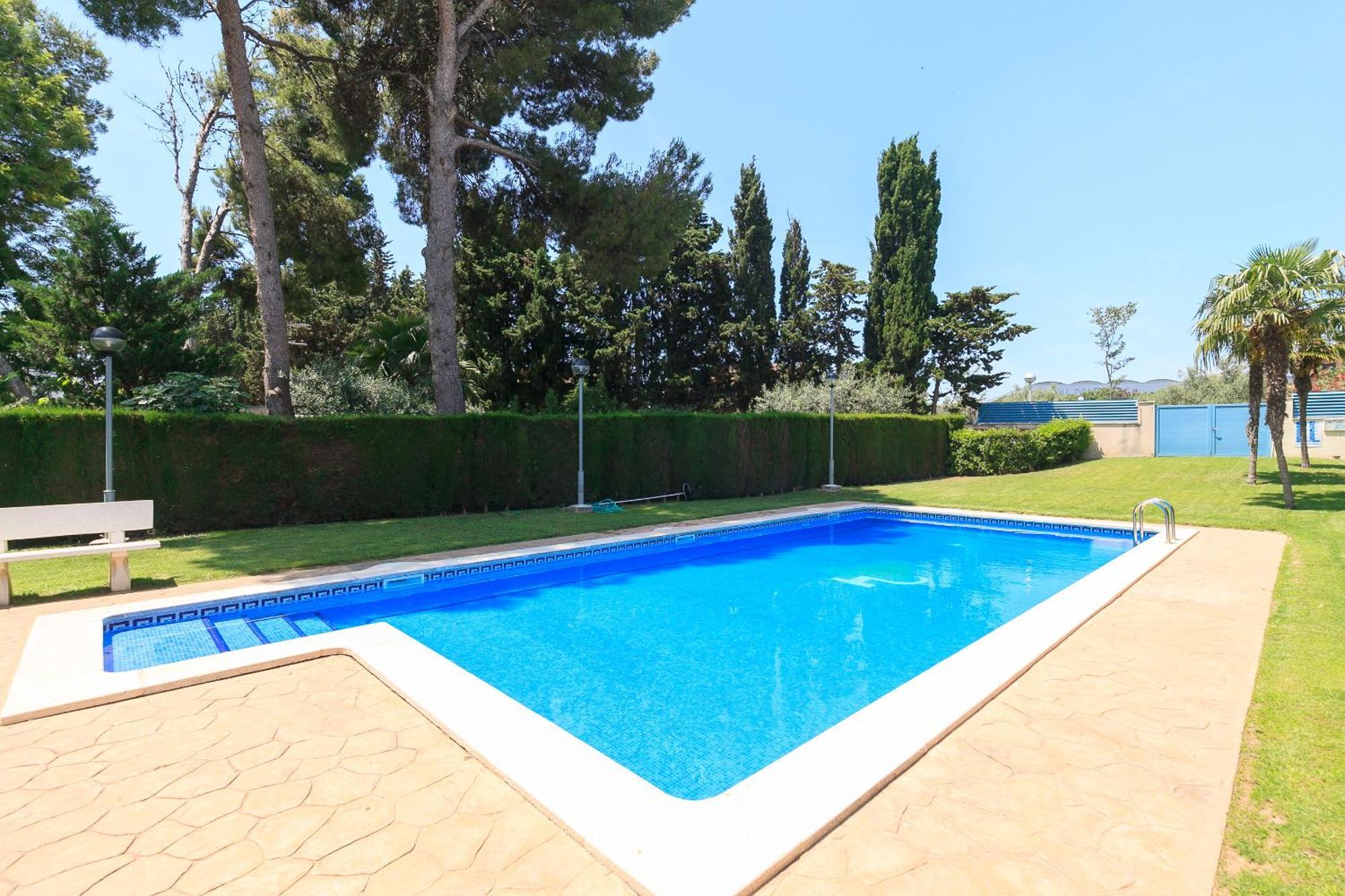 Uhc Els Pins Apartments Salou Buitenkant foto