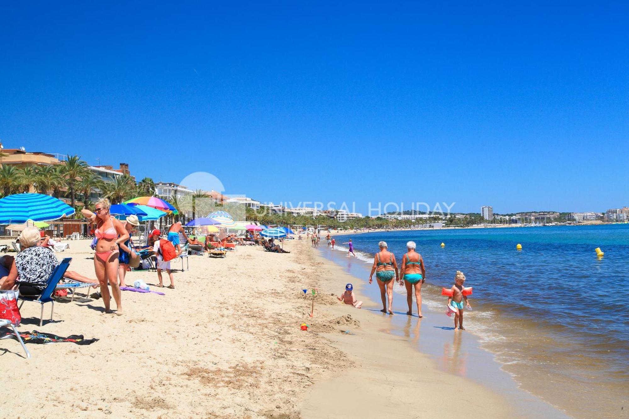 Uhc Els Pins Apartments Salou Buitenkant foto