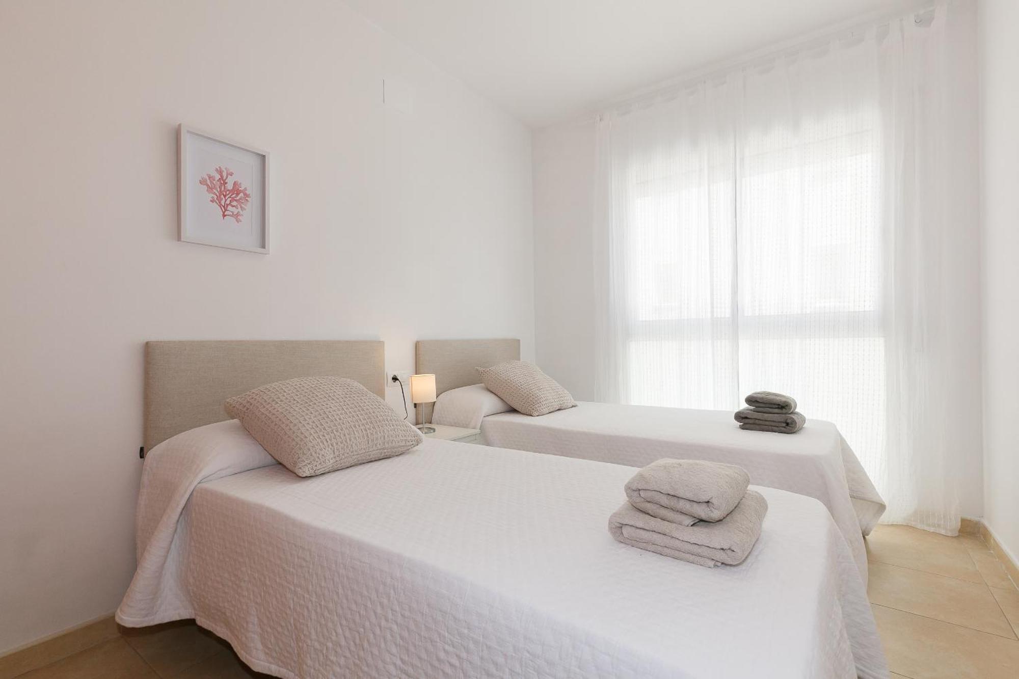 Uhc Els Pins Apartments Salou Buitenkant foto