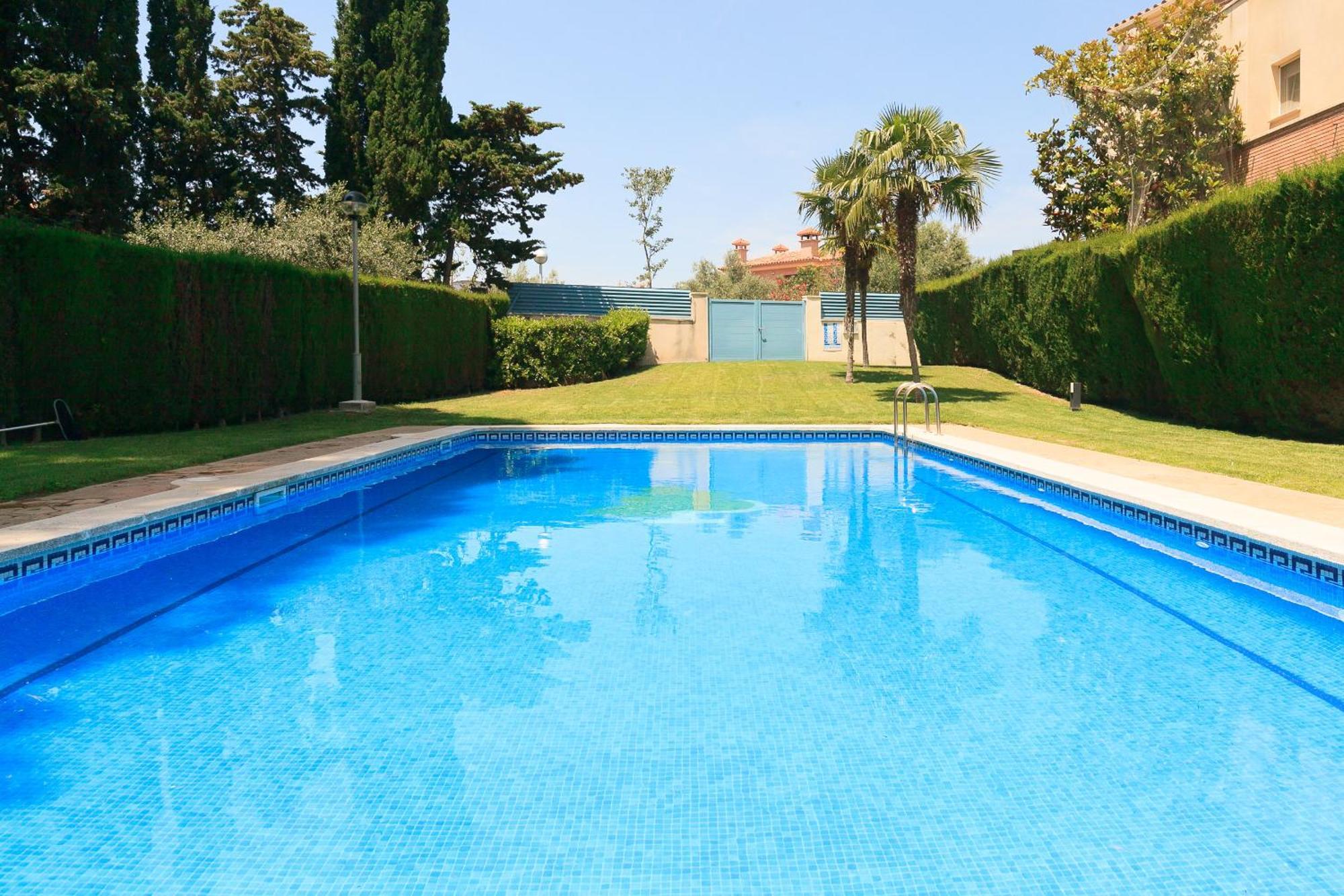 Uhc Els Pins Apartments Salou Buitenkant foto