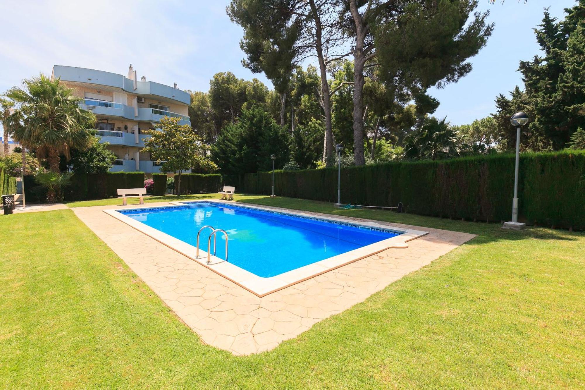 Uhc Els Pins Apartments Salou Buitenkant foto